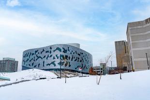 Bergeron in winter, snow and blue skies